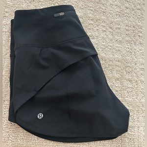 Lululemon Speed Up High-Rise Lin d Shorts 4”